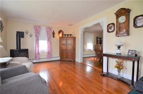 32 Maplehurst Ave, Warwick, RI 02889 photo 5