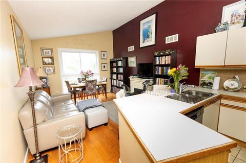 945 Halifax Dr, Warwick, RI 02886 photo 4