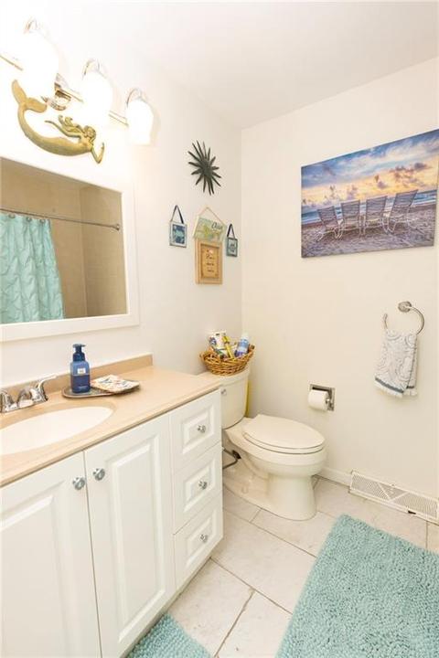 945 Halifax Dr, Warwick, RI 02886 photo 10
