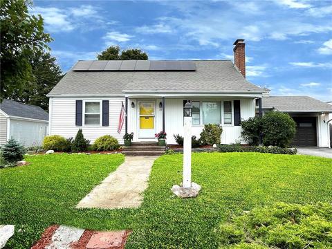 25 Cavalcade Blvd, Warwick, RI 02889 photo 2