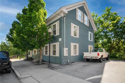 26 Lincoln St, Woonsocket, RI 02895 photo 3