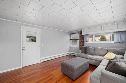 135 Edmond Dr, Warwick, RI 02886 photo 9