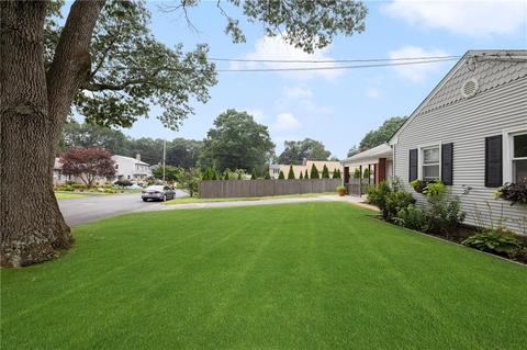 135 Edmond Dr, Warwick, RI 02886 photo 5