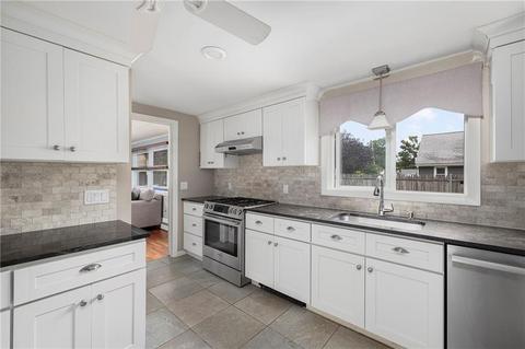 135 Edmond Dr, Warwick, RI 02886 photo 13