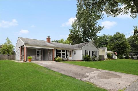 135 Edmond Dr, Warwick, RI 02886 photo 1