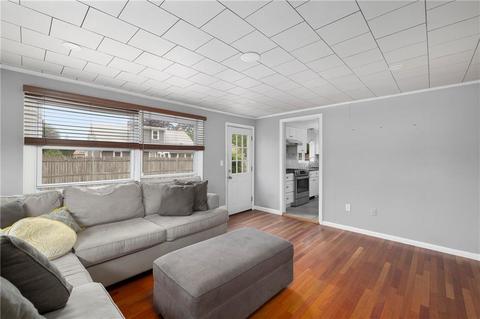 135 Edmond Dr, Warwick, RI 02886 photo 8