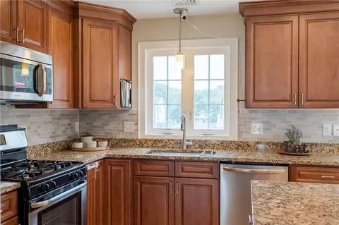 8 Kurts Pl, Taunton, MA 02780 photo 15