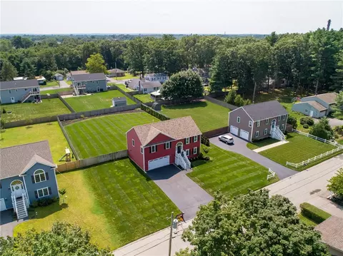 8 Kurts Pl, Taunton, MA 02780 photo 3