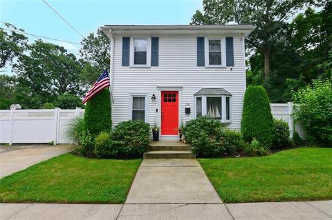 134 Pender Ave, Warwick, RI 02889 photo 1