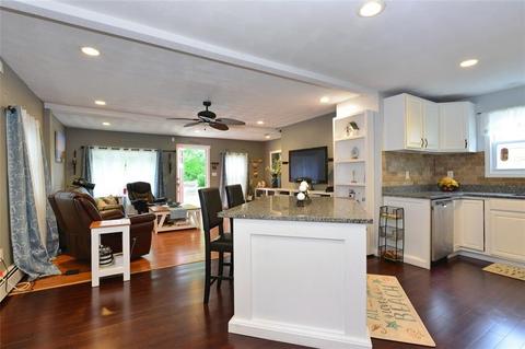 134 Pender Ave, Warwick, RI 02889 photo 10