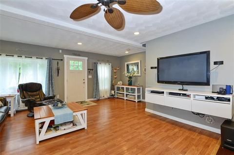 134 Pender Ave, Warwick, RI 02889 photo 9