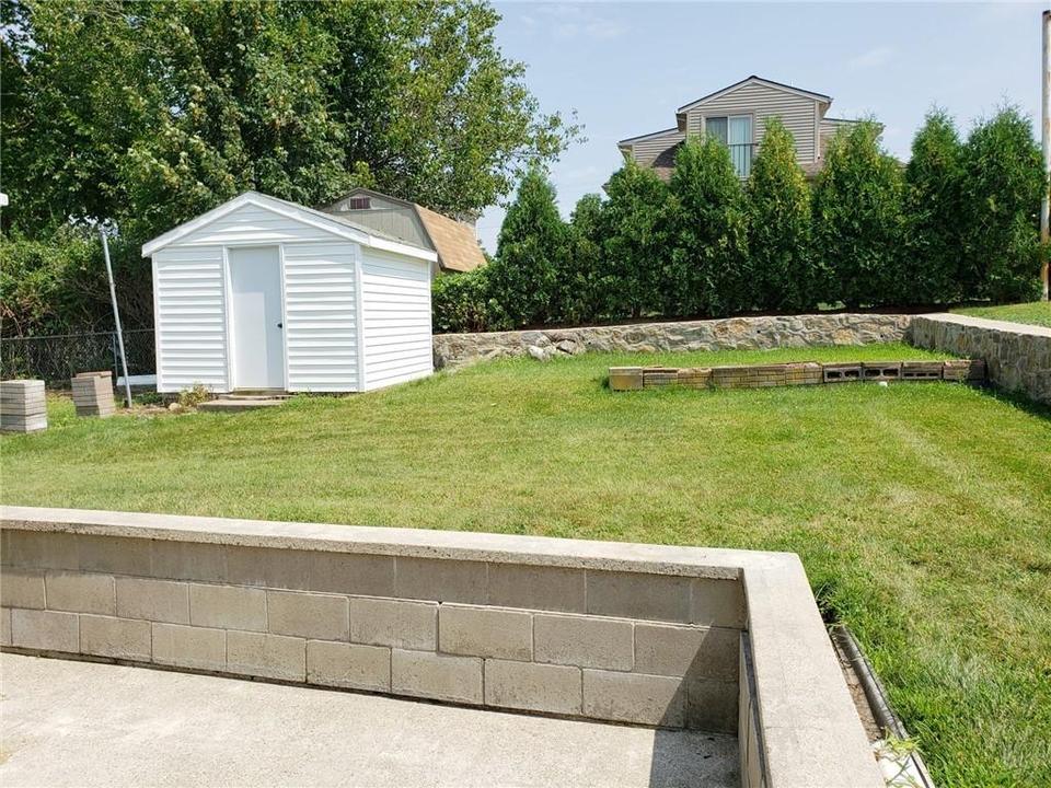  74 Marlow St, Cranston, RI 02920 photo 3