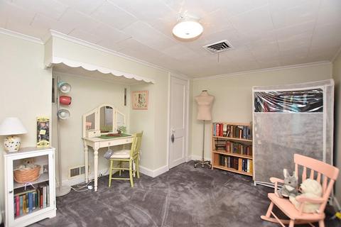 211 Burrington St, Woonsocket, RI 02895 photo 9