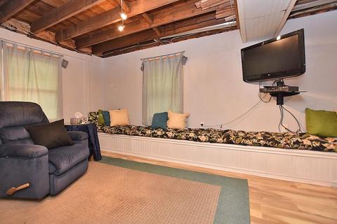 211 Burrington St, Woonsocket, RI 02895 photo 11
