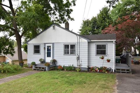 211 Burrington St, Woonsocket, RI 02895 photo 13