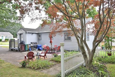 211 Burrington St, Woonsocket, RI 02895 photo 14