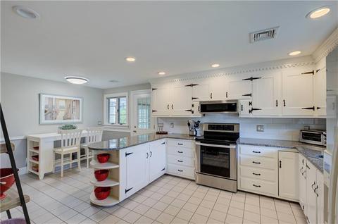 271 Squantum Dr, Warwick, RI 02888 photo 12
