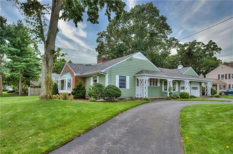 271 Squantum Dr, Warwick, RI 02888 photo 2