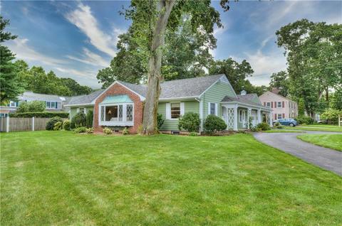 271 Squantum Dr, Warwick, RI 02888 photo 4