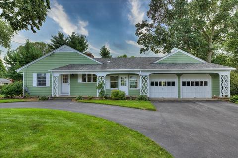 271 Squantum Dr, Warwick, RI 02888 photo 1