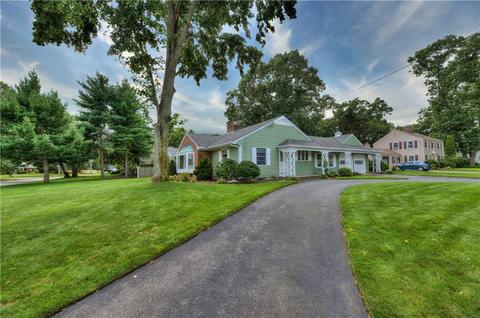 271 Squantum Dr, Warwick, RI 02888 photo 5