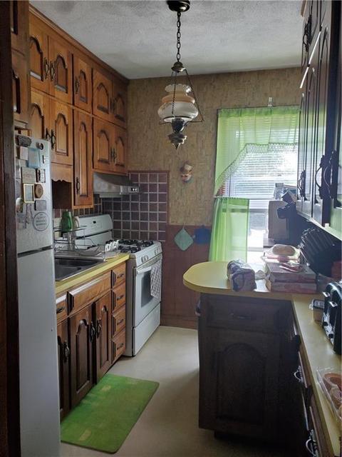 649 Elm St, Woonsocket, RI 02895 photo 2