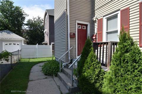 72 Bellevue Ave, Woonsocket, RI 02895 photo 2