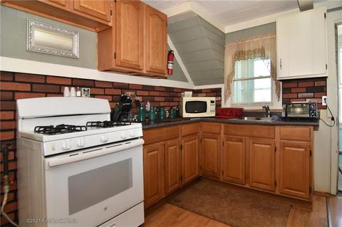 72 Bellevue Ave, Woonsocket, RI 02895 photo 22