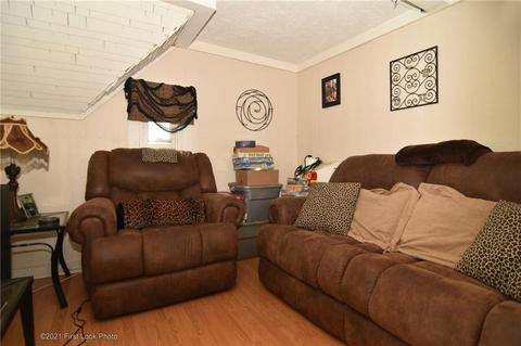 72 Bellevue Ave, Woonsocket, RI 02895 photo 24