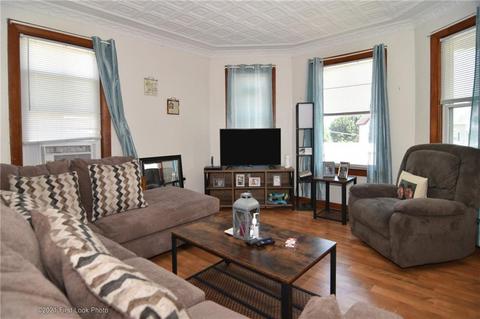 72 Bellevue Ave, Woonsocket, RI 02895 photo 18