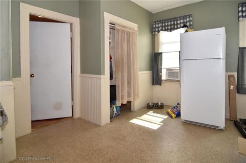 72 Bellevue Ave, Woonsocket, RI 02895 photo 4