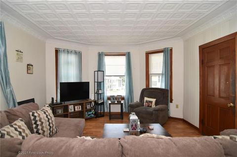 72 Bellevue Ave, Woonsocket, RI 02895 photo 17
