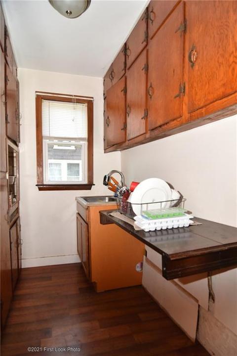 72 Bellevue Ave, Woonsocket, RI 02895 photo 12