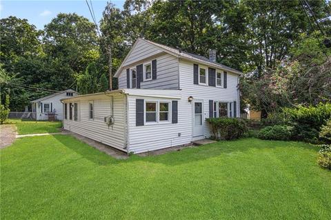 2 Pevear Ave, Warwick, RI 02886 photo 1