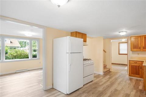 2 Pevear Ave, Warwick, RI 02886 photo 5