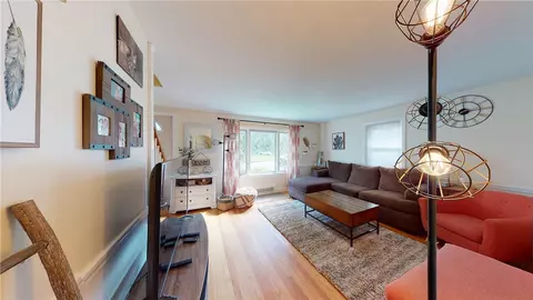 147 Union Ave, Warwick, RI 02889 photo 4