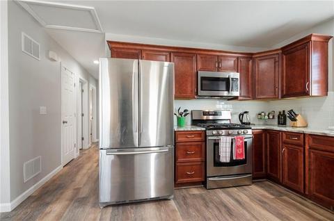 61 Summer St, Westerly, RI 02891 photo 3