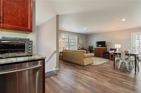 61 Summer St, Westerly, RI 02891 photo 4