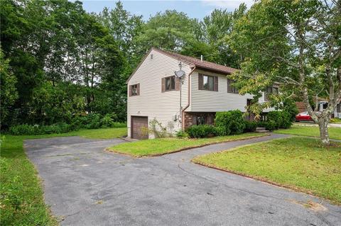 36 Lexington St, Woonsocket, RI 02895 photo 3