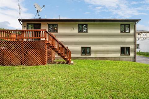 36 Lexington St, Woonsocket, RI 02895 photo 6