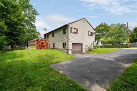 36 Lexington St, Woonsocket, RI 02895 photo 4