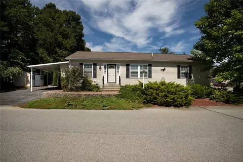 206 Songbird Ln, Tiverton, RI 02878