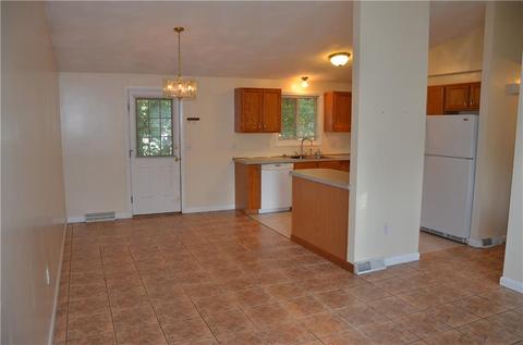 72 Lloyd Ave, Warwick, RI 02889 photo 5
