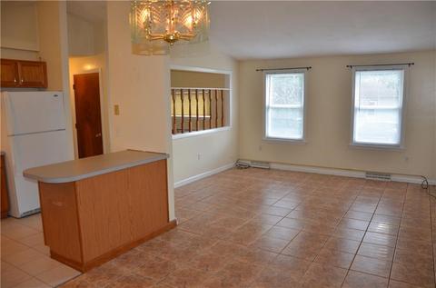 72 Lloyd Ave, Warwick, RI 02889 photo 4
