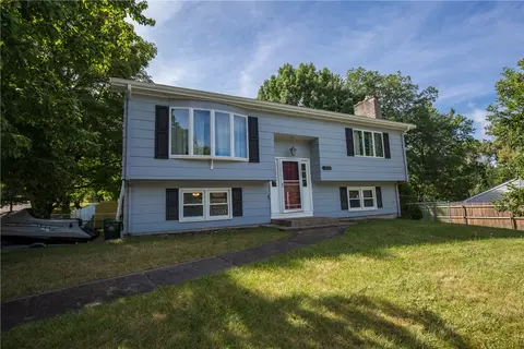 202 Glaude Ln, Woonsocket, RI 02895 photo 1