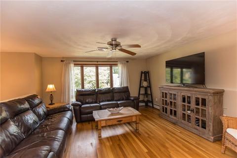 202 Glaude Ln, Woonsocket, RI 02895 photo 4