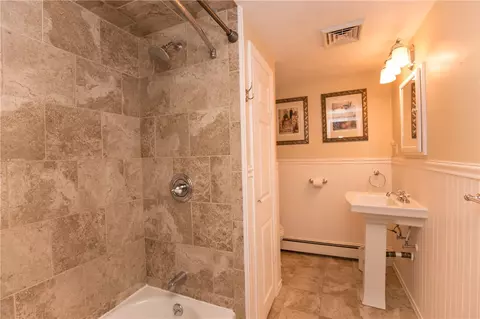 202 Glaude Ln, Woonsocket, RI 02895 photo 11