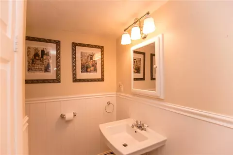 202 Glaude Ln, Woonsocket, RI 02895 photo 12