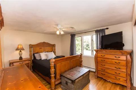 202 Glaude Ln, Woonsocket, RI 02895 photo 10