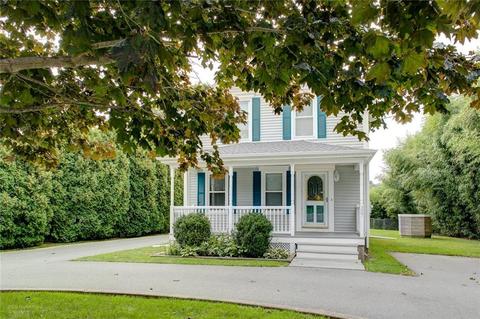 357 Valley Rd, Middletown, RI 02842 photo 3